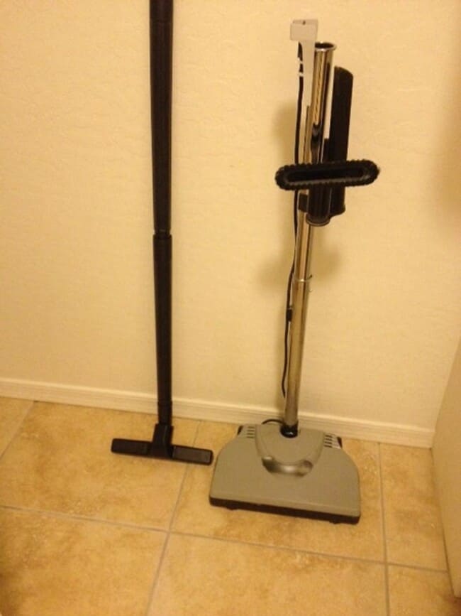 Building Photo - 6956 E Sandhurst Dr