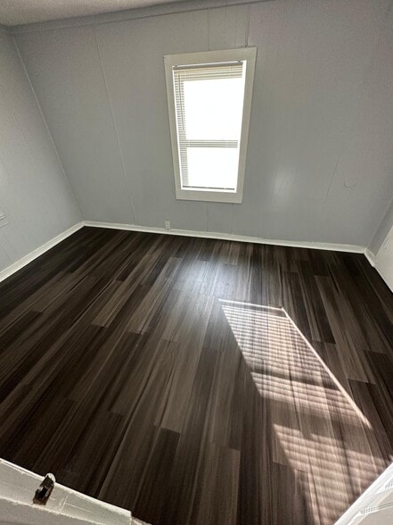 Building Photo - 1480 W 26th St