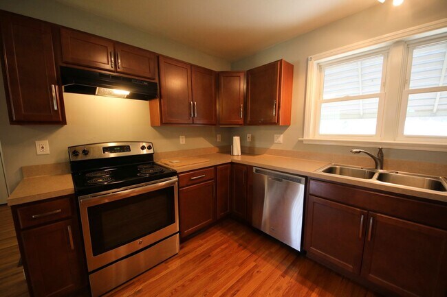 Building Photo - 4317 Sunshine Dr