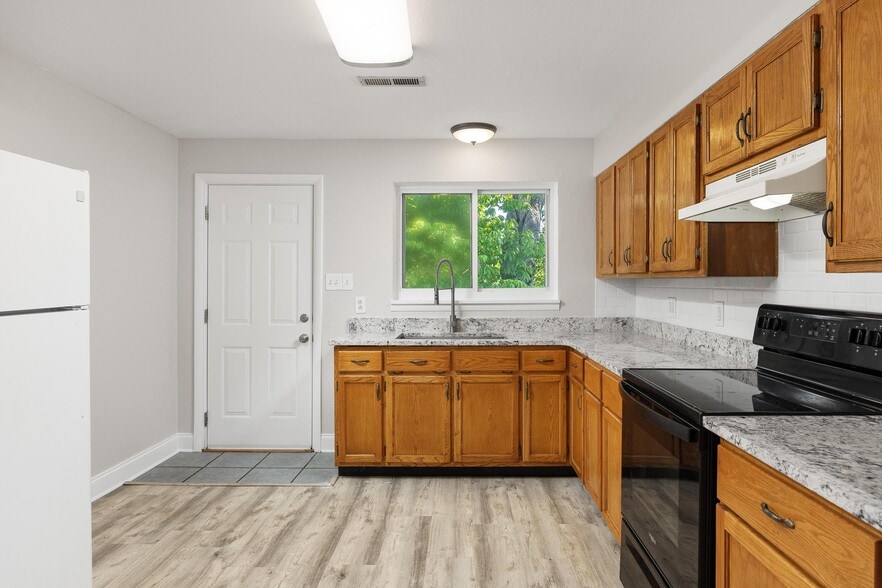 Building Photo - 301 Wygoda Cir