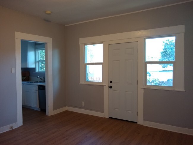 LIVING ROOM - 777 Elmira St