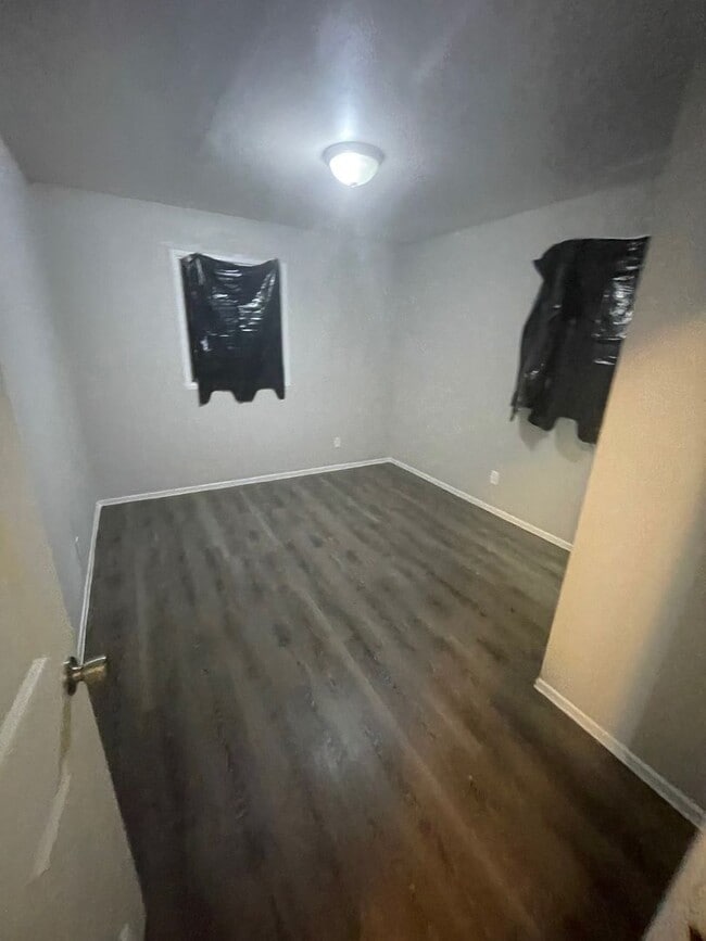 Building Photo - Section 8 Welcome