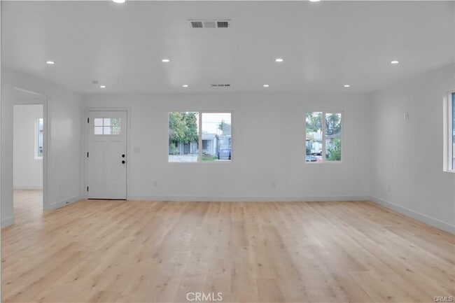 Building Photo - 6513 San Miguel St