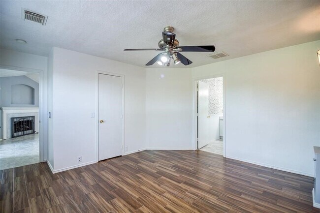 Building Photo - 21222 Somerset Park Ln