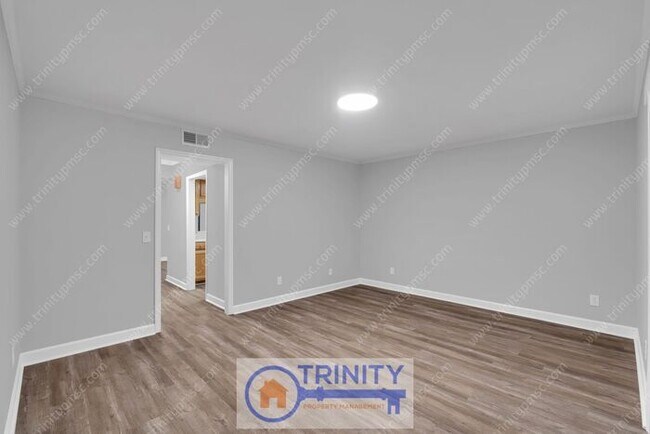 Building Photo - Coming Soon! Newly updated and spacious!