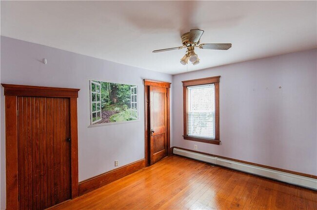 Building Photo - 455 Child St