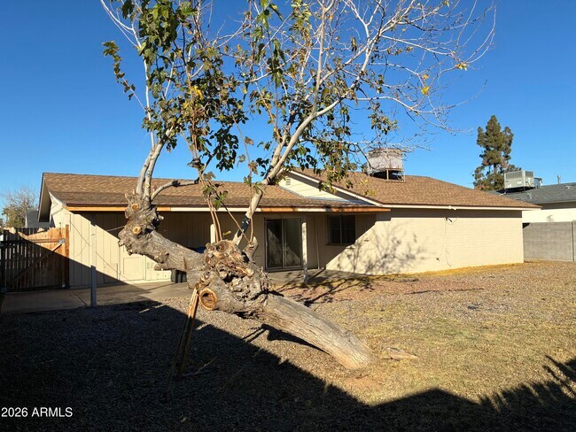 Building Photo - 8819 W Roma Ave