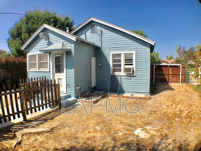Building Photo - 6202 N Muscatel Ave
