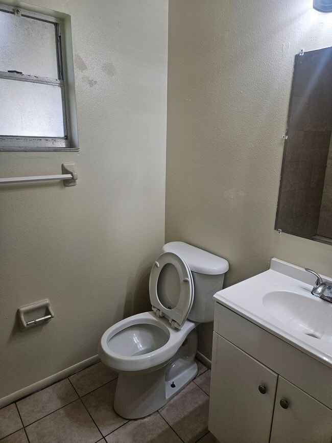 Building Photo - 3/2 DUPLEX
