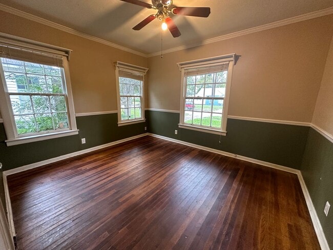 Building Photo - Broadmoor 3 Bedroom