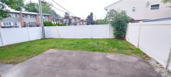 Building Photo - 109 Roosevelt Dr