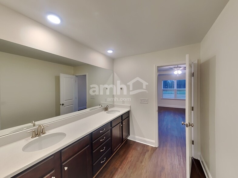 Building Photo - 5309 Virtue Ave