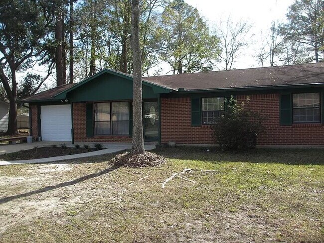 Primary Photo - 3/2 in darling area of Ocean Springs