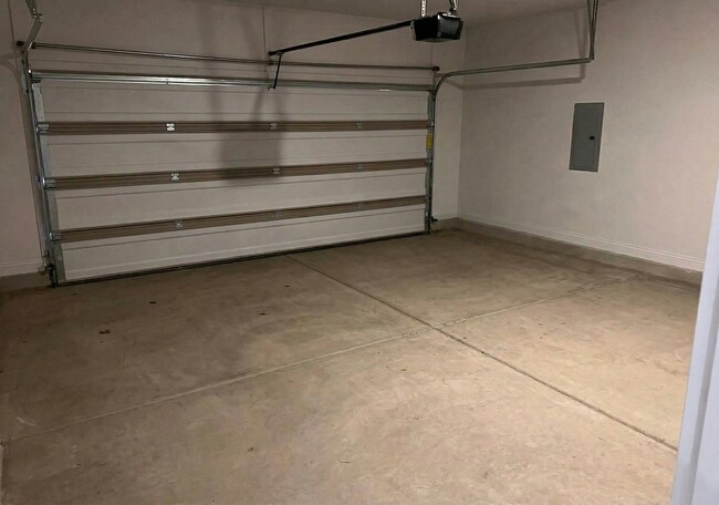 Building Photo - 4 bed 2 bath home in Somerville built in 2023