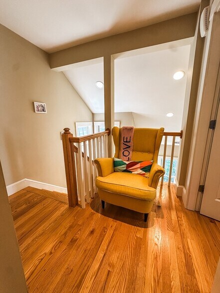 Building Photo - 15 York Pl