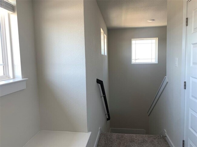 Building Photo - 2913 Sage Ranch Dr