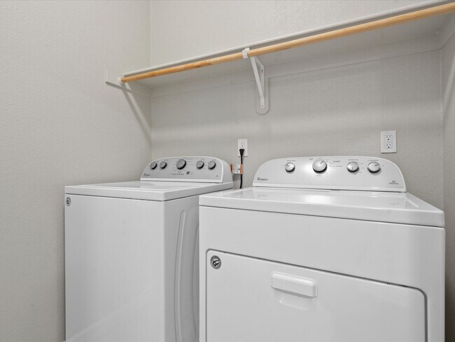 Building Photo - Move in Ready in the Heart of Reno