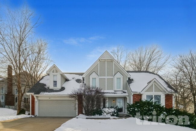 Building Photo - 10631 W 109th St