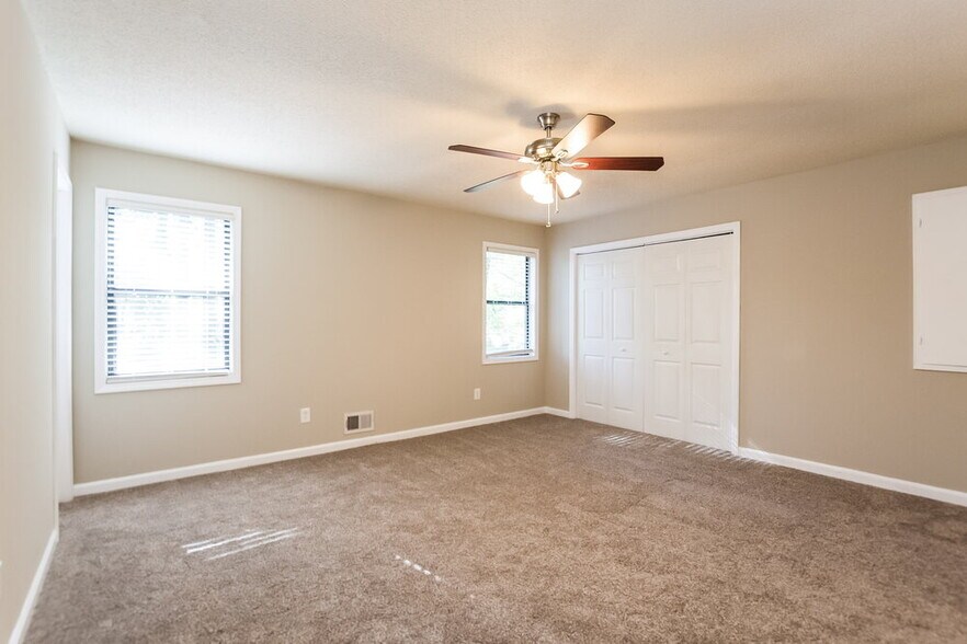 Building Photo - 3055 Sumit Wood Dr NW