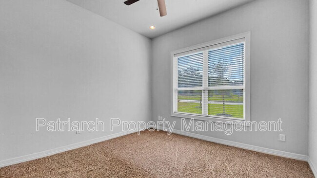 Building Photo - 316 Fairway Dr