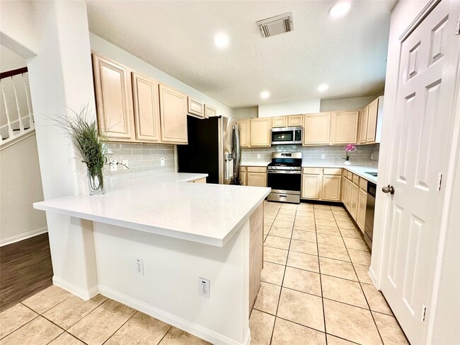 Building Photo - 25311 Clover Ranch Dr