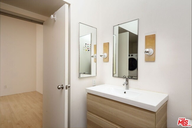 Building Photo - 420 San Pedro St