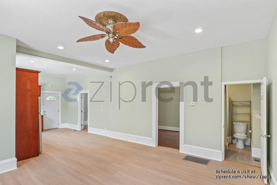 Building Photo - 142 N 15th St