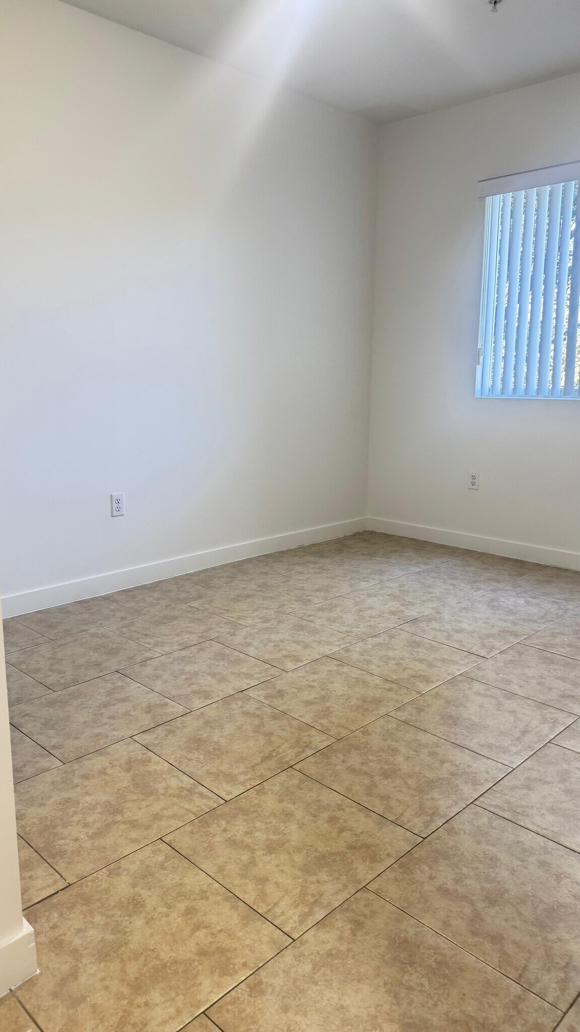 Building Photo - 7845 W 5th Ct