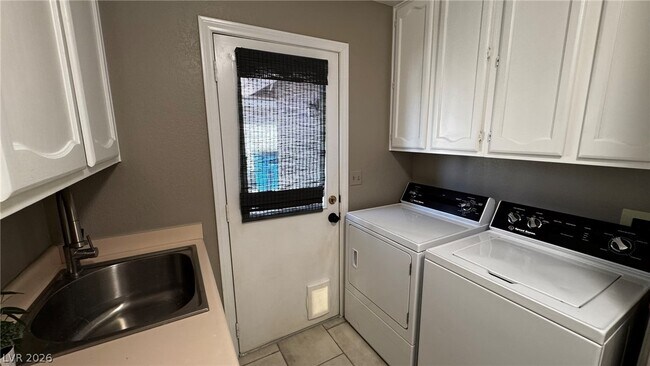 Building Photo - 2921 Channel Rock Dr