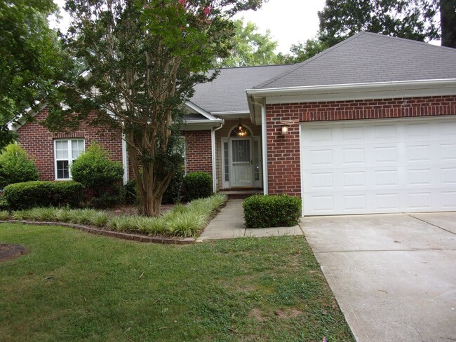 Primary Photo - Spacious 3 Bedroom 2 Bath Home in Mabry Park