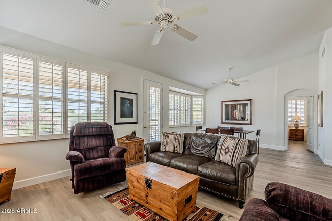 Building Photo - 18048 W Fairway Dr