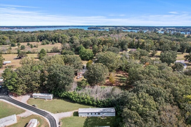 Building Photo - Completely Updated 3BR/2BA Trailer in Musc...