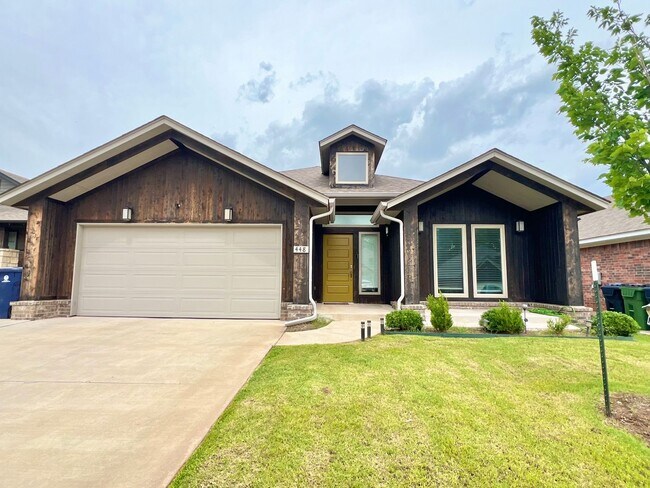 Primary Photo - ?4 Bedroom Home plus Study Room! Yukon Sch...