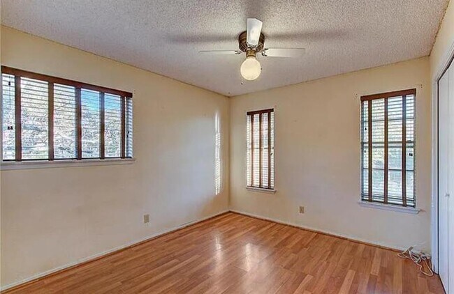 Building Photo - 7008 Grove Crest Dr