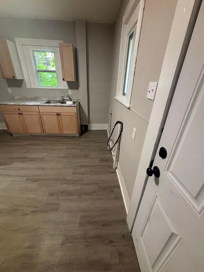 Building Photo - Beautiful 4BD 2Bath Home
