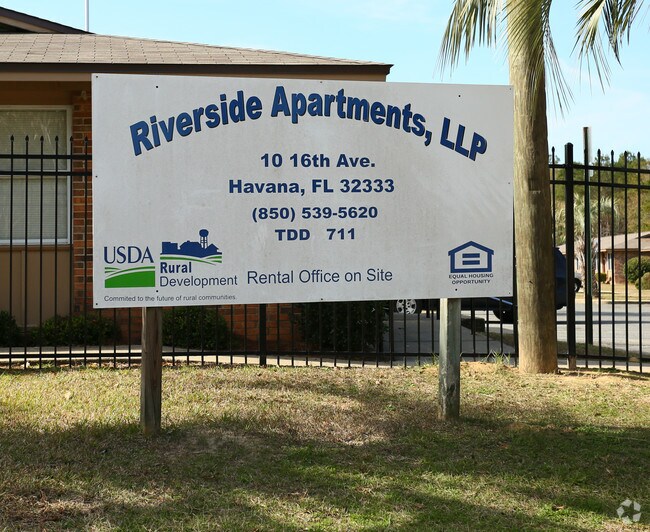 Riverside Apartments 900 4th St Havana FL 32333 Apartment Finder