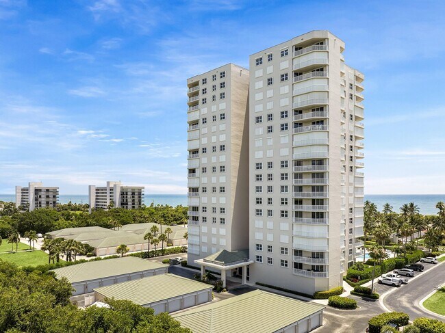 Building Photo - 5049 N Hwy A1A