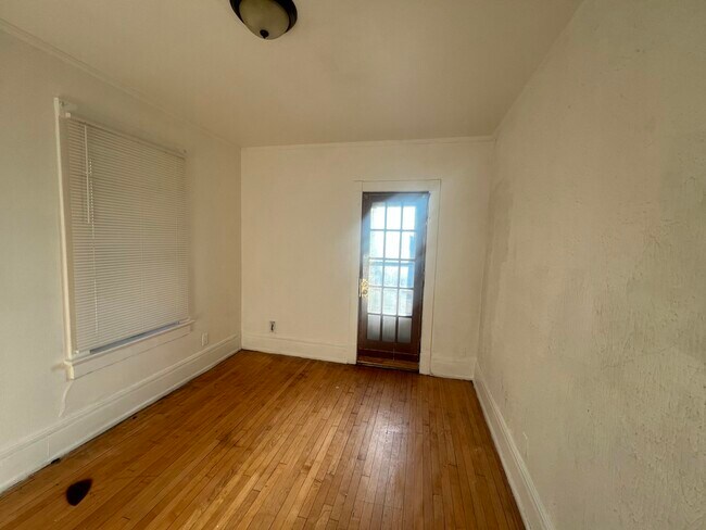 Building Photo - 1253 N 34th St