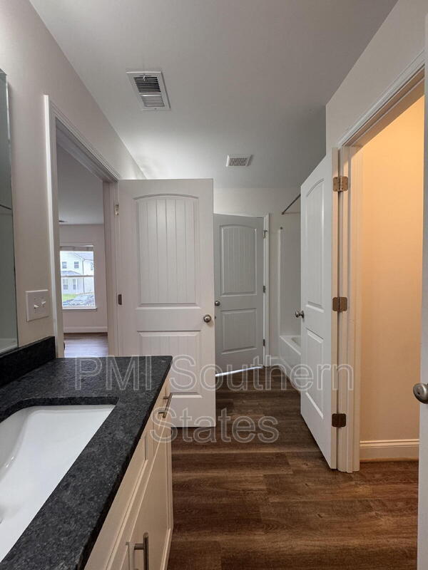 Building Photo - 6 Solis Ct
