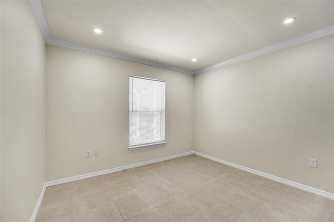 Building Photo - 1598 SW Curry St