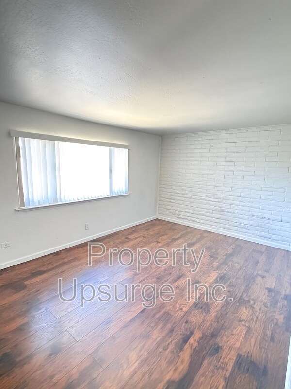 Building Photo - 330 Bird St