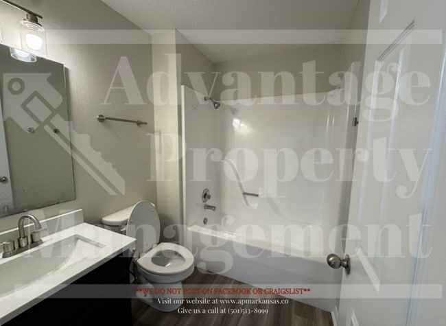 Building Photo - Spacious and Convenient Duplex in Conway, AR