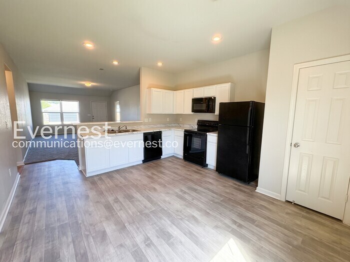 Building Photo - 2169 Bentwood Dr