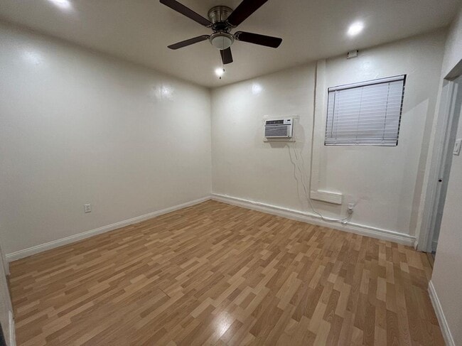 Building Photo - 2645 Chadwell Ave