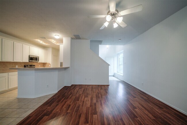 Building Photo - 146 Silver Penny Dr