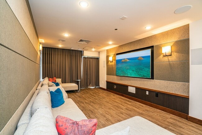 Building Photo - Gorgeous Hale Ka Lae 2-Bedroom/2-Bath/2-Pa...