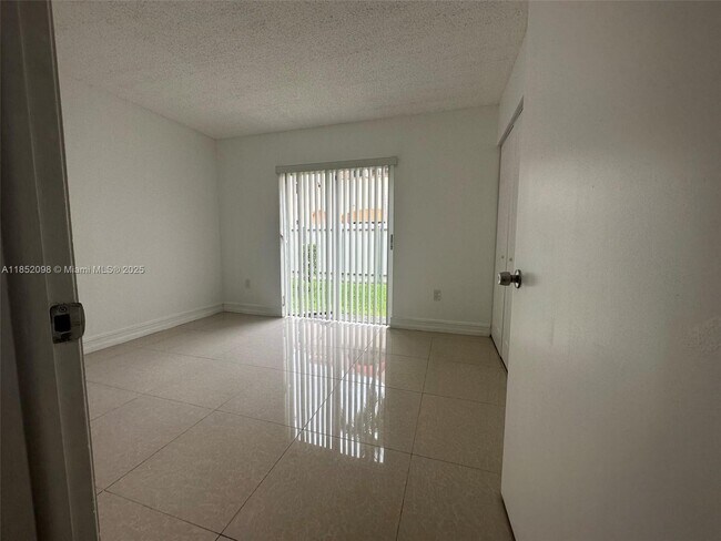 Building Photo - 8540 NW 6th Ln