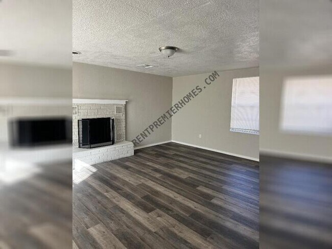 Building Photo - 701 NE 81st St