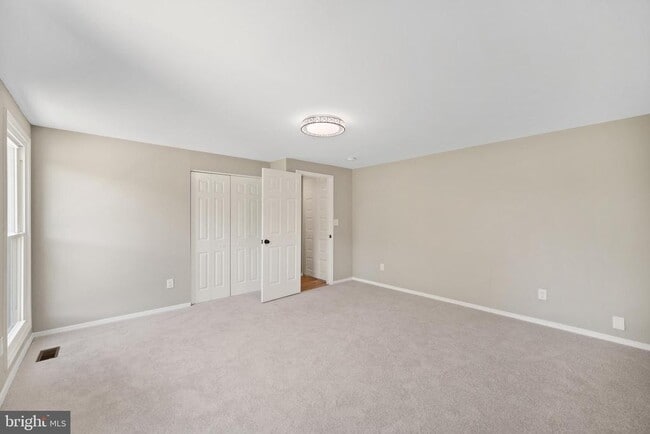 Building Photo - 8200 Clay Dr