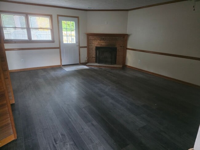 Building Photo - Great Townhouse in York Crossing